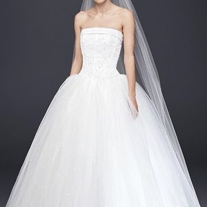 David’s Birdal Tulle Ball Gown Wedding Dress. NWT.